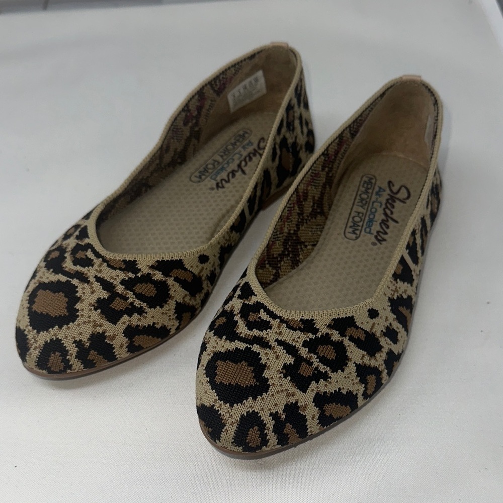 Sketchers Loafers Size 6